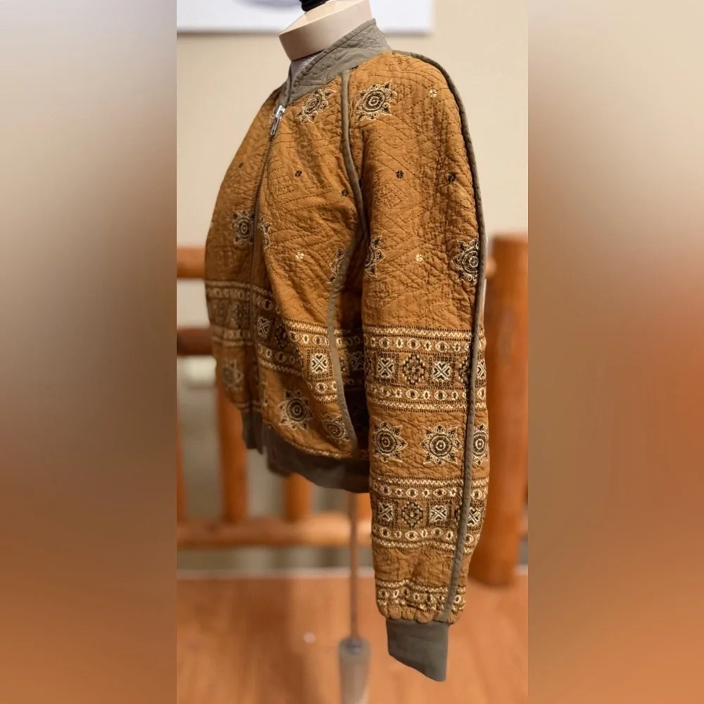 ✨ Free People New Romantics Embroidered Quilted Bomber Jacket | Medium ✨ - Picture 5 of 10